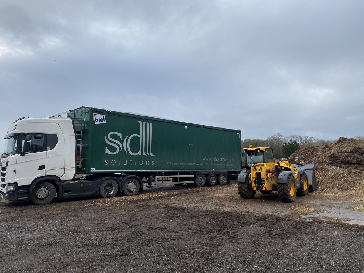 franksforestry's tweet photo. We recycle 100% of our green waste from residential and commercial sites. We're passionate about converting Arboricultural brash and wood into a functional biomass fuel. #biomass #arboriculture #treewaste https://t.co/Fc3mJXzLNv