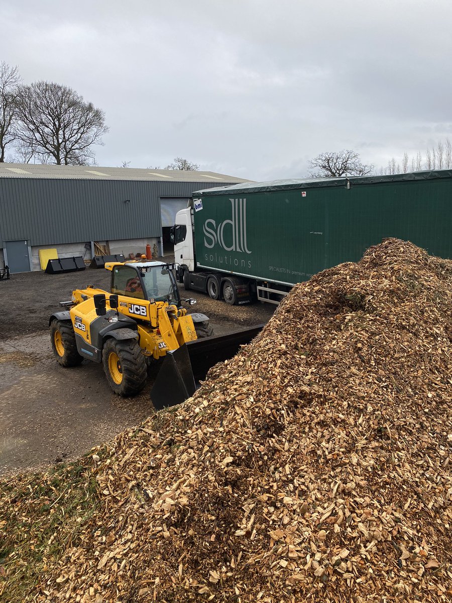 franksforestry's tweet photo. We recycle 100% of our green waste from residential and commercial sites. We're passionate about converting Arboricultural brash and wood into a functional biomass fuel. #biomass #arboriculture #treewaste https://t.co/Fc3mJXzLNv