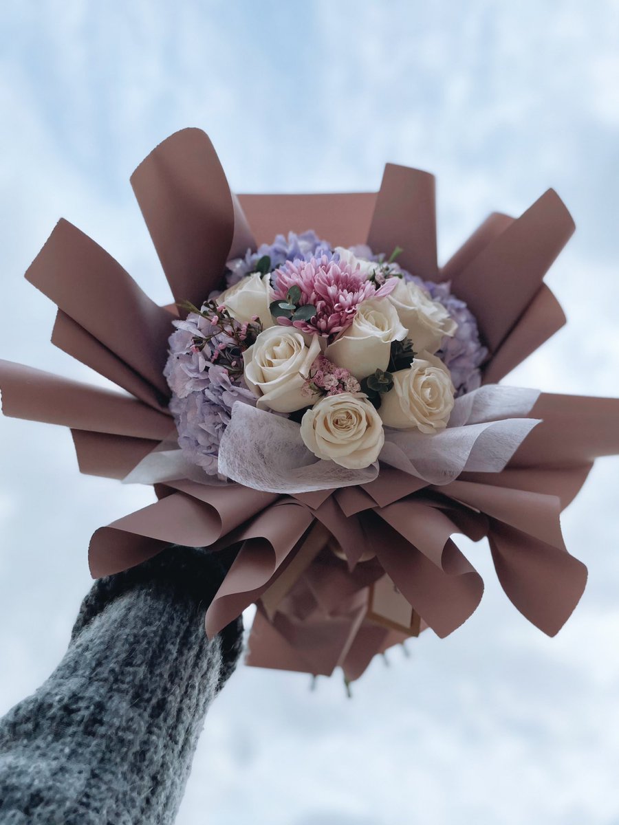 petaltique's tweet photo. 👩‍❤️‍💋‍👨👩‍❤️‍💋‍👩👨‍❤️‍💋‍👨 https://t.co/oonVzZF3Wp