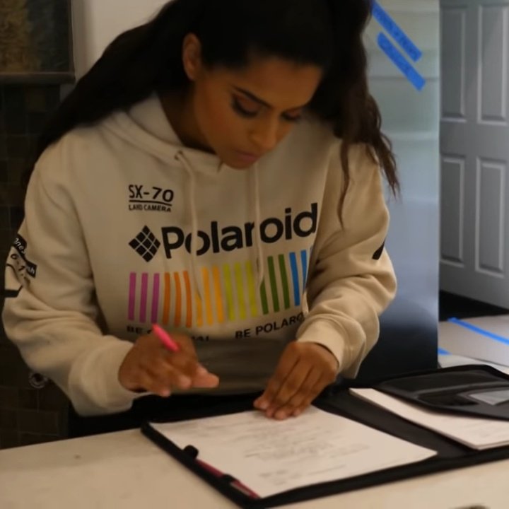 TS_Islamabad's tweet photo. I am extremely proud to be called her fan 🥺 I still remember how she cried when she left canada to reach her dreams & look at her now! She's inspiring everyone around her & making sure not only hers but everyones voices are heard.
#BossWeek #LateWithLilly @Lilly @latewithlilly https://t.co/saRBDvsORf