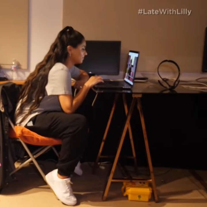 TS_Islamabad's tweet photo. I am extremely proud to be called her fan 🥺 I still remember how she cried when she left canada to reach her dreams & look at her now! She's inspiring everyone around her & making sure not only hers but everyones voices are heard.
#BossWeek #LateWithLilly @Lilly @latewithlilly https://t.co/saRBDvsORf