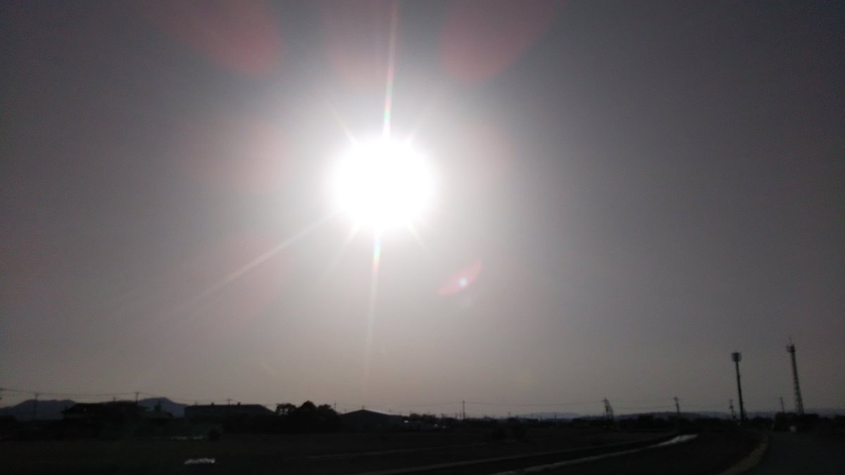 mi_mi1122's tweet photo. いろんな空…
#写真好きな人と繫がりたい 
#ファインダー越しの私の世界 
#空が好き
#雲が好き
#癒し
#空と心は繋がっています 
#写真で伝える私の世界 https://t.co/wFyM0Gs6mq