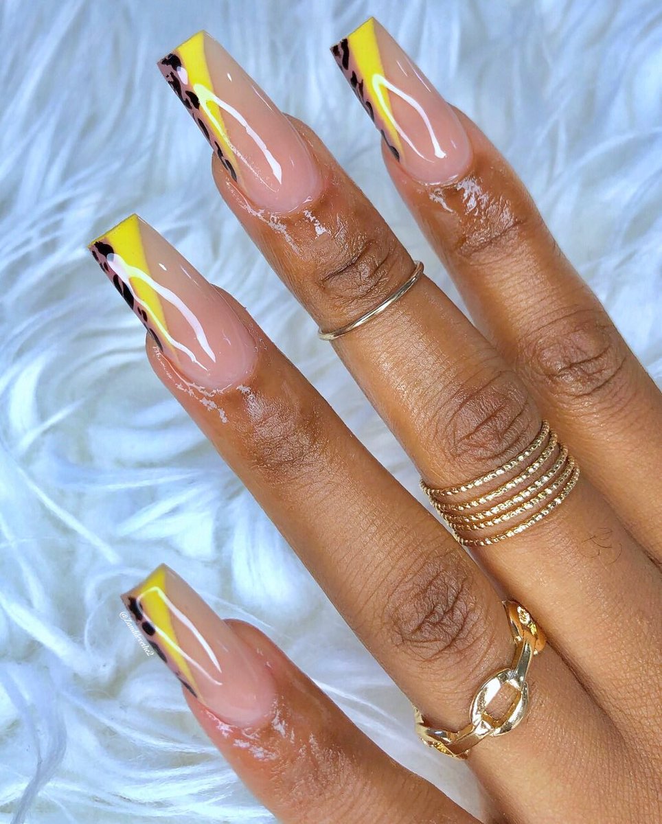 #beautyexposurnails #nailstoinspire #GirlsTalkZA to see more of my work please follow my Instagram page @Beautyexposure for bookings please contact 0655599196