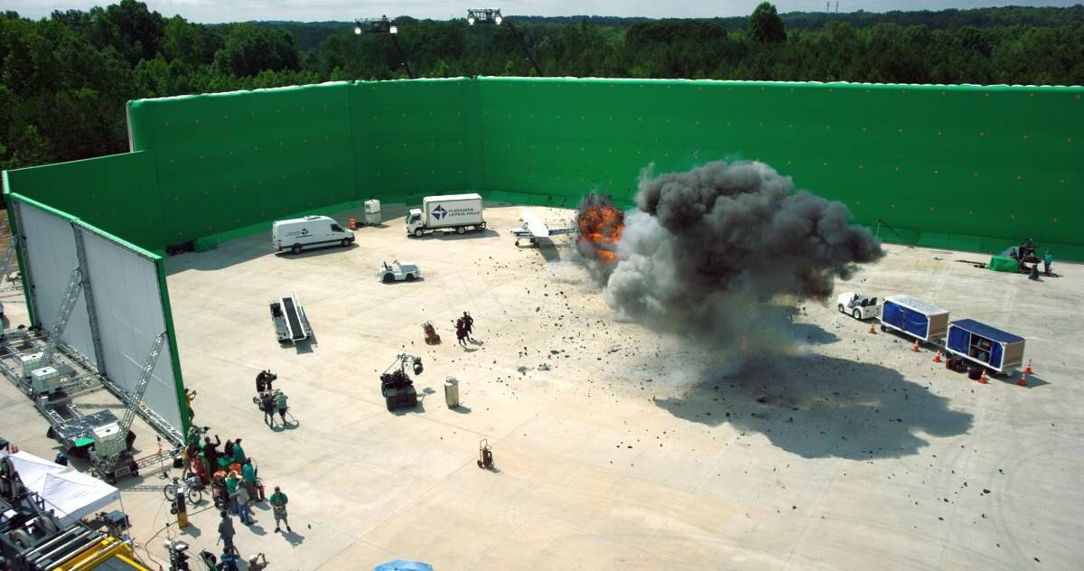 FluffGrumble's tweet photo. One of my shots from Captain America: Civil War during the airport battle scene.  Wanda and Hawkeye running for cover.  Lighting, Environment modeling and slap comp. 

#cg #cgi #digitalart #vfx #art #artist #lighting #environmentartist #marvel #avengers #3dsmax #behindthescenes https://t.co/Jm7eqE2X5r
