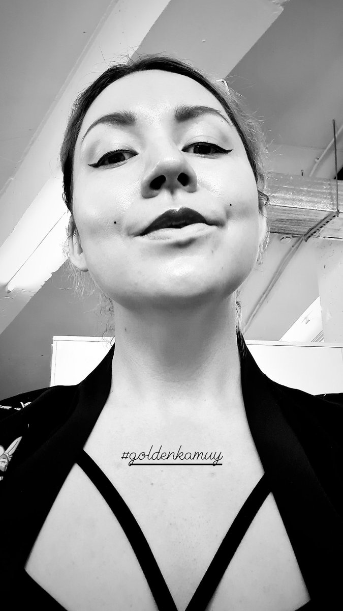 Anushka100500's tweet photo. Cheap office cosplay
/Косплей левой пяткой🦵
#ゴルデンカムイ #usami #7division #cosplayergirl https://t.co/fMwa8gVpwp