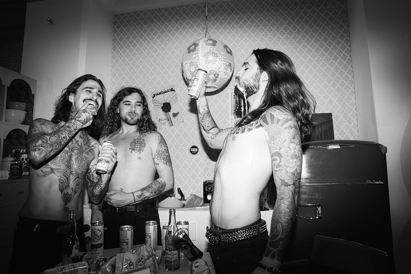 RadioScreamer's tweet photo. (watch) Heavy Rockers THEM EVILS Have Released The Official Music Video For Their Single "Pour out Another One!" - https://t.co/CgYEp6HHq5 @ThemEvils #ThemEvils #HeavyRock #rocknroll #ScreamerMag https://t.co/JNXp7kIW0Y