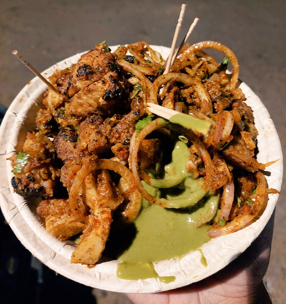 iamdrgroot's tweet photo. If you're going to 1090 in Lucknow
Try the KFC chap from New Delhi Chap waale
It's quite tasty!
P.S. better thing would be to eat in your car
Mask Up order and eat in your car or go a little further away from the crowd for eating
#streetsoflucknow #streetfood https://t.co/ql4kpfmHgl