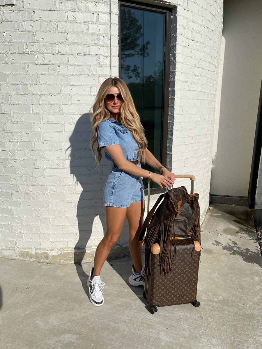 kaitndavis's tweet photo. Your newest Dallas resident https://t.co/7Z4oUvBWfZ