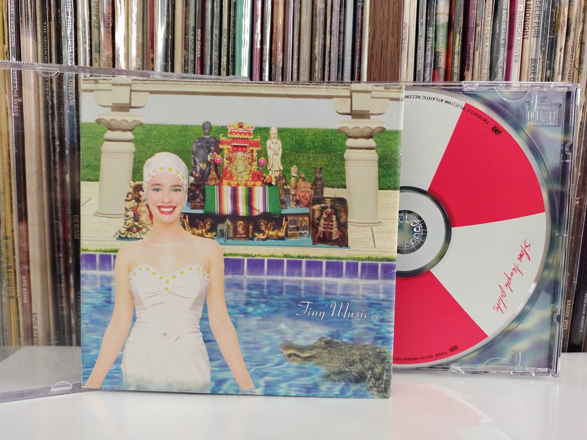 jardimecletico's tweet photo. Há 25 anos, Stone Temple Pilots lançava o álbum"Tiny Music... Songs From The Vatican Gift Shop".
.
.
.
.
#stonetemplepilots #tinymusic #rock #rockandroll #grunge https://t.co/HJKjhH05Bl