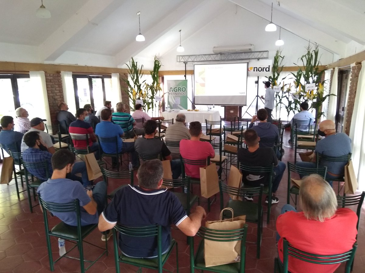 Brunomacchi5's tweet photo. Realizamos una hermosa charla con la gente de #agrohernando!.
La lluvia nos obligó a realizarlo en un salón pero fue todo un éxito.
Muchas gracias a nuestro distribuidor por el compromiso y la convocatoria
@ALZ_Agro 
@ALZAgroMercados https://t.co/qzIPuFs34g