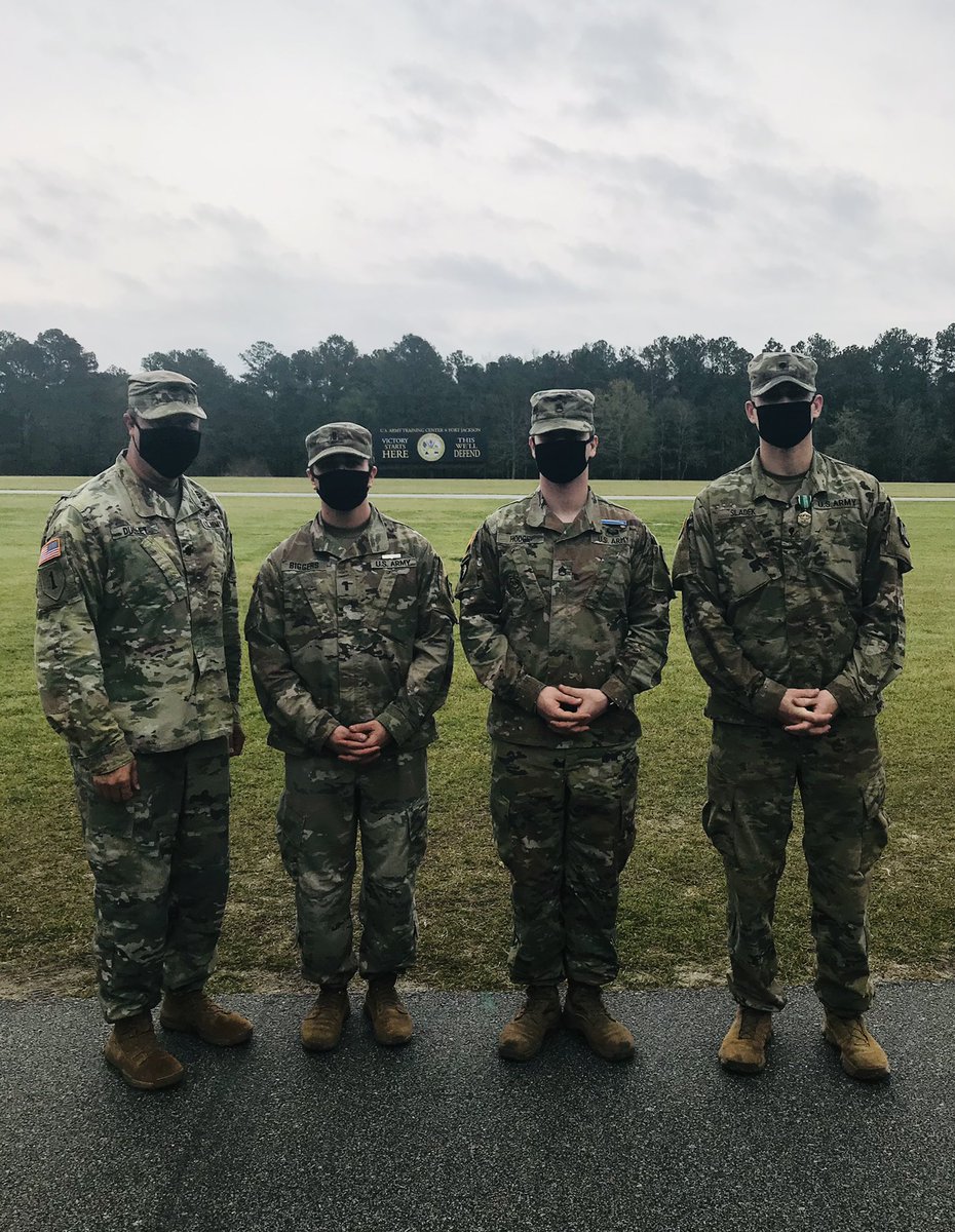 2_39IN's tweet photo. It’s so amazing to lead @USArmy #Soldiers Congrats to SPC N. Sladek, the @fortjackson Soldier of the year; SSG B. Hodge who earned his EIB today; and 1LT N. Biggers who earned his ESB today. It’s an honor just to be on your team! 🇺🇸🍀#VictoryStartsHere #AAAO #ExpertSoldiers https://t.co/aKsuTkgHV6