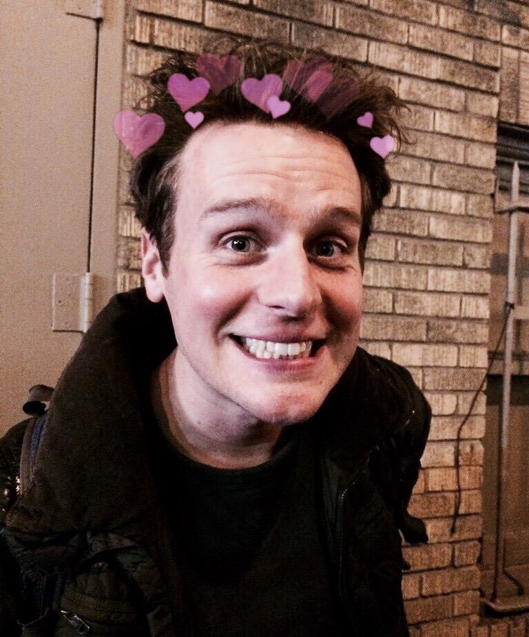 Happy Birthday to this cutie Jonathan Groff 