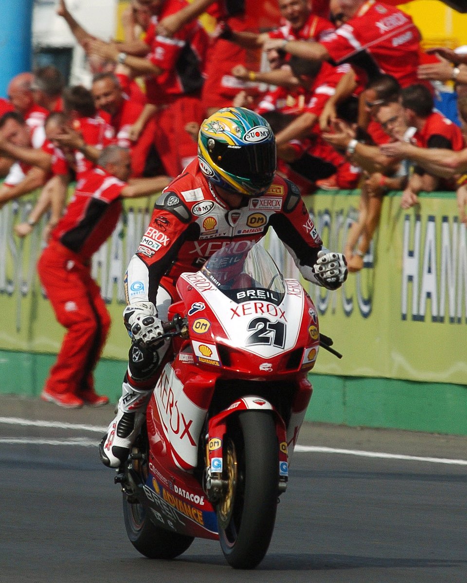 ducaticorse's tweet photo. A few of our favourite @TroyBaylisstic's moments, just to say... HAPPY BIRTHDAY, LEGEND! 🥳🎂 RT if you are a Troy Bayliss fan too!

#ForzaDucati 

@ducatimotor | @WorldSBK https://t.co/82KfKTDxCA