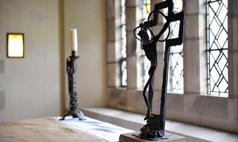 ampleforthmonks's tweet photo. Join Fr Henry tomorrow for this week’s Home Retreat at 11am where he reflects on Palm Sunday – he will speak about the entry of Jesus to Jerusalem and offer some reflections on the Passion Narrative according to Mark. Click to join: https://t.co/5mqul6nBXD #TogetherInPrayer https://t.co/9xXQYr8uCh