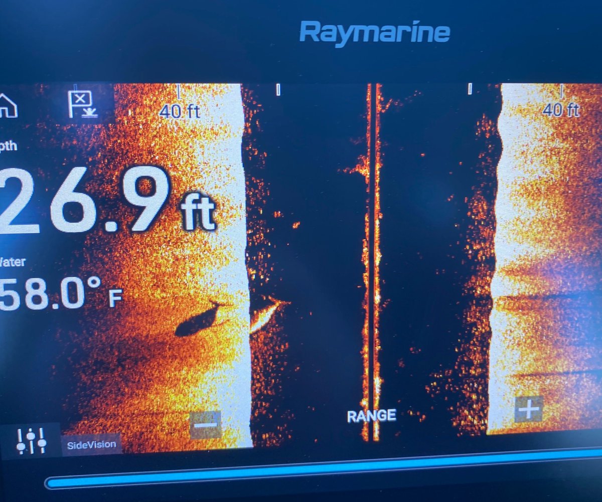Raymarine's tweet photo. This incredible #FishFinderFriday comes from MPO- Ben Harper of the Virginia Beach Police Dept. Harper spotted a 25'-30' Humpback Whale about 3/4 of a nautical mile off of Rudee Inlet in Virginia Beach, VA. Image taken on 11/20/2020. https://t.co/0D0ChMRkoq