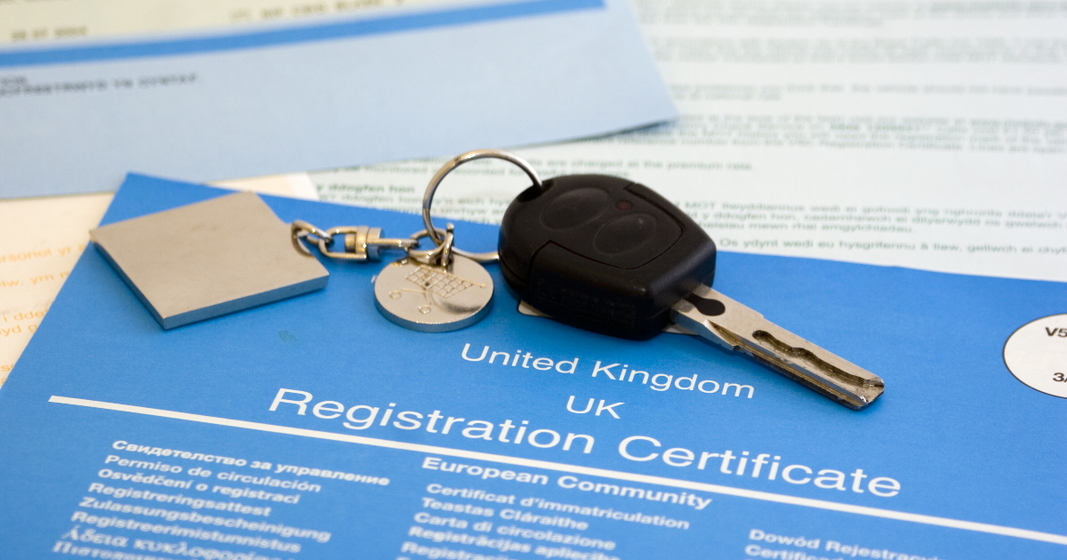 EssexPoliceUK's tweet photo. Never leave vehicle documents in the car. If a thief has a vehicleโs registration and insurance documents they pretend to be the owner and could sell the vehicle easily.
For more advice go to: https://t.co/BXqFTFsuSu #SecureProtectPrevent
#SecureProtectPrevent #CrimePrevention https://t.co/BOGmZ8L4ra