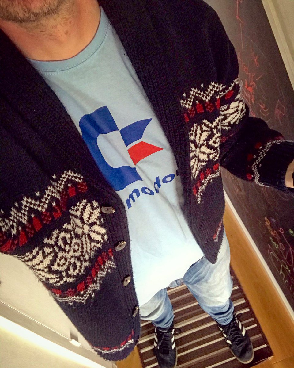 GameStarJedi's tweet image. Having an 80s inspired look for #datenight haha 🤷🏼‍♂️ oh well #Commodore #retroadidas 👍🏼