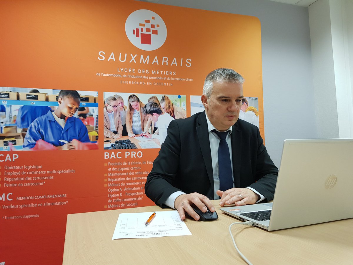 ZeitounSarah's tweet photo. @sauxmarais @Rodriguez_Fab Live dans 10 minutes ! https://t.co/CCh3OTZGBa