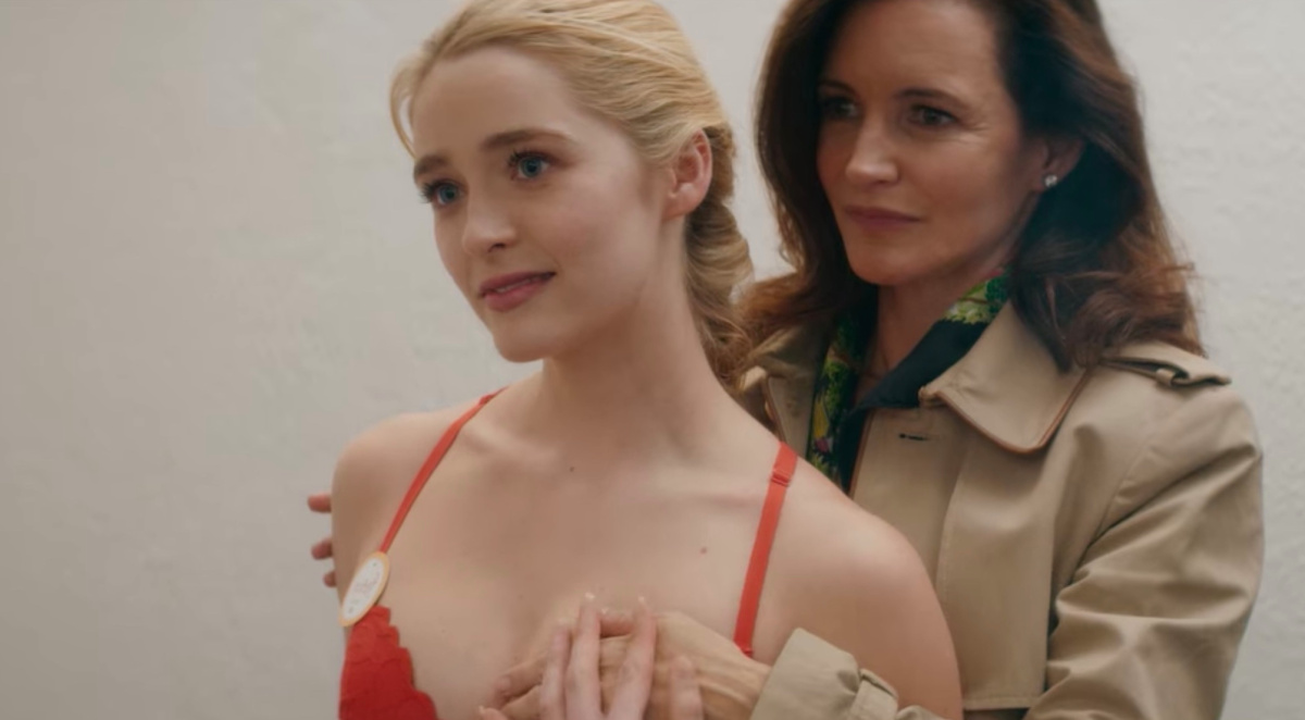 Mary takes the new nanny to shop for bras in Netflix’s Deadly Illusions.