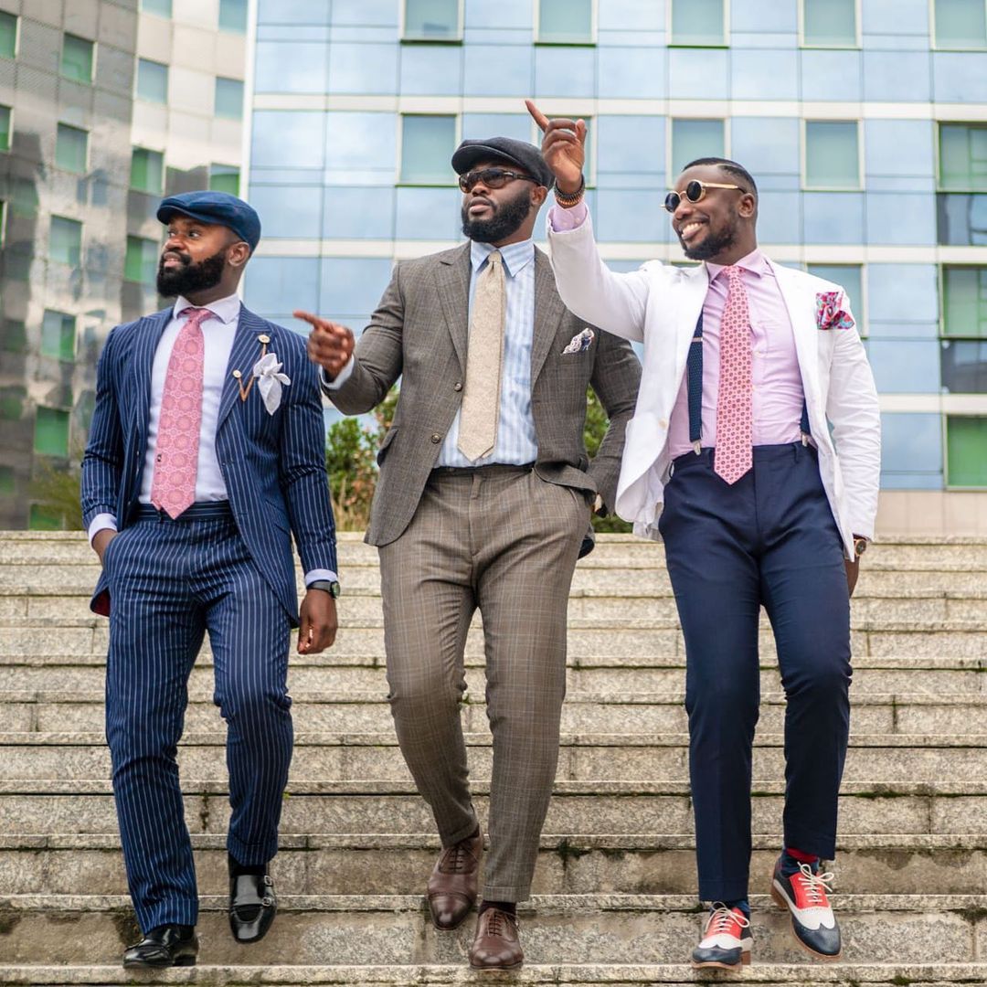 Great friends point you to the right direction. ☝🏿
📸 || @Dapper_MAD 
#dappertime #dapper #dapperbros #dapperstyle #mensoutfit#ootdmen #mensweardaily #menfashionreview #guyswithstyle  #sartorial #gq #classicstyle #friends #bestfriends #suitandtie #menaccessories #dapperday #style