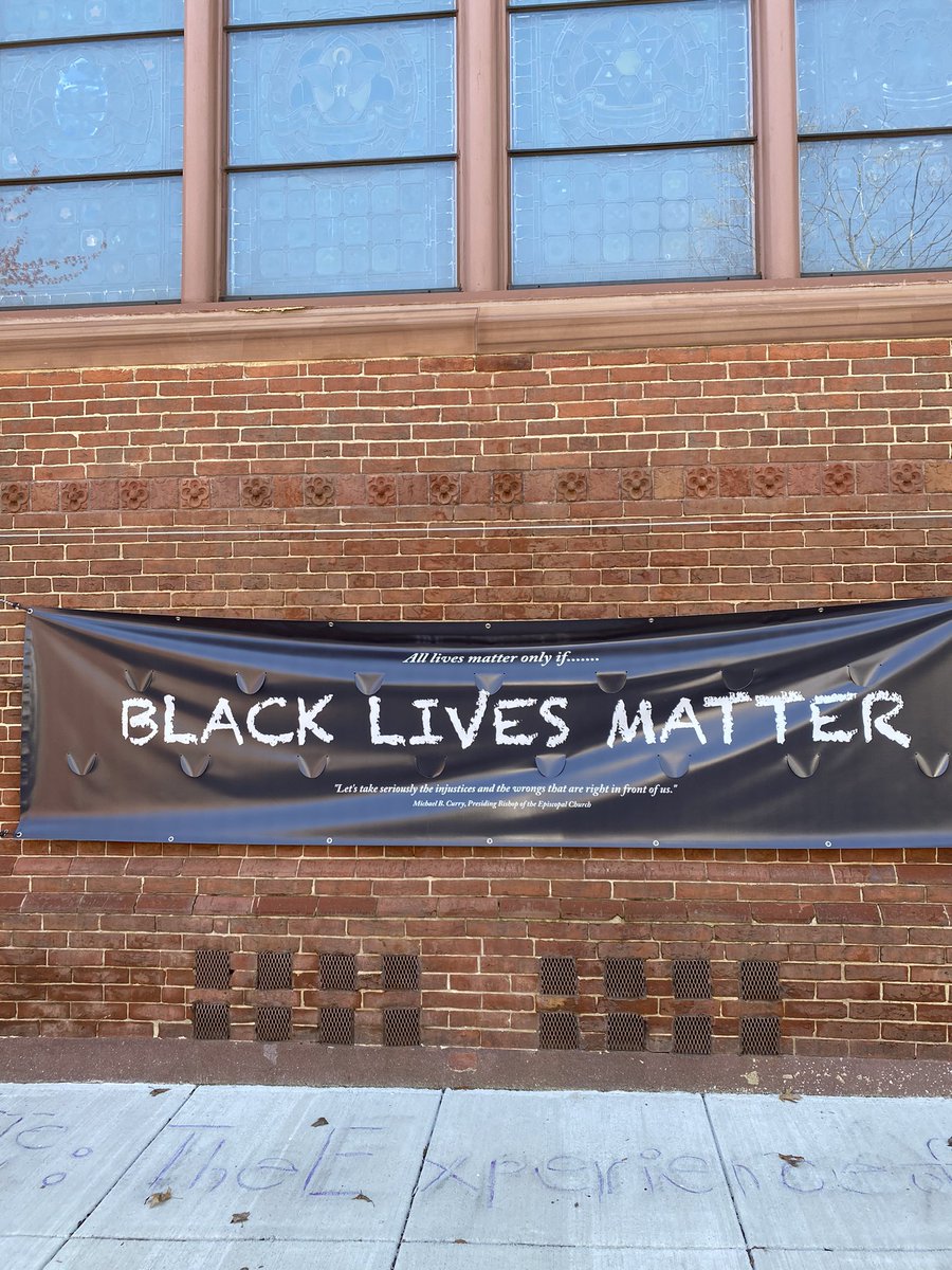 theHillisHome's tweet photo. A noose was placed overnight in the courtyard at St. Mark’s Episcopal church, 3rd and A Streets SE. Rev. Michele Morgan says they church’s had two #BlackLivesMatter banners torn from the front of the church within the past year. Cc @alanhenney https://t.co/W8f2GJBFVE