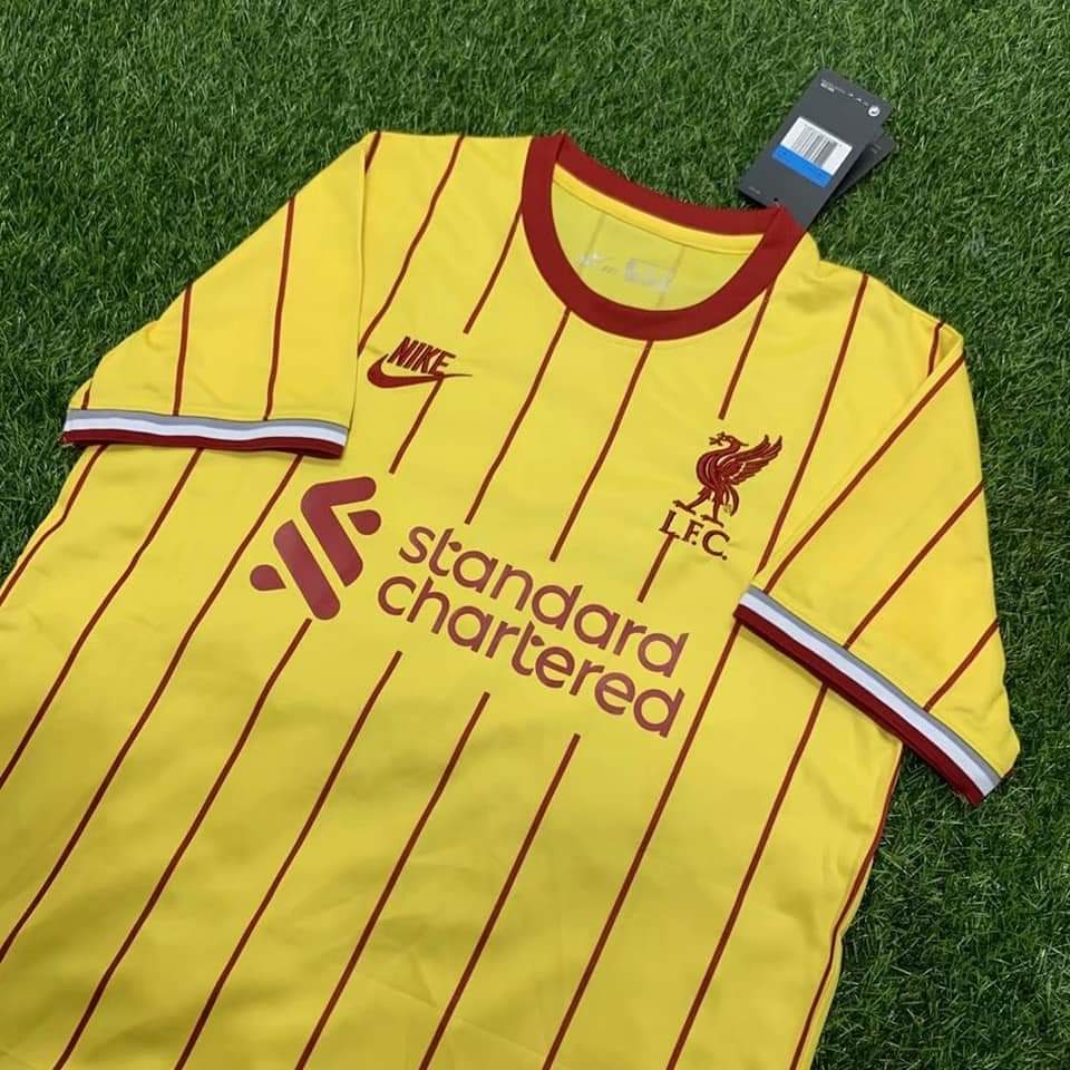 K7CAMISAS's tweet photo. Os rumores sobre as novas camisas do Liverpool aumentaram e, segundo vazamentos, estes serão os modelos pra próxima temporada...
O que acharam? 🤔
Fonte @oREDbra
#k7camisas #camisadefutebol #Liverpool #Reds #anfield #ynwa https://t.co/bi1qW5aYD2