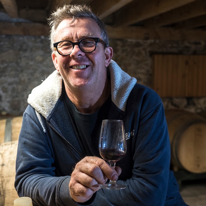 This passionate Loire winegrower, Laurent has been in charge of Domaine des Hardières for 32 years! 🌿The Domaine transitioned to organic wine in 2016 which can be quite a daunting and time consuming process, but is oh so rewarding ! 🍷

📸 : @domainedeshardieres