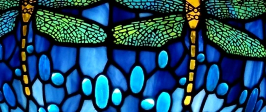 Rch_leana's tweet photo. I have not done glasswork for years just not enough time for everything this is part of a lamp I did a good while ago now...hoping to get back to a few window pieces as well#qiaf https://t.co/xWTDcKb6y7