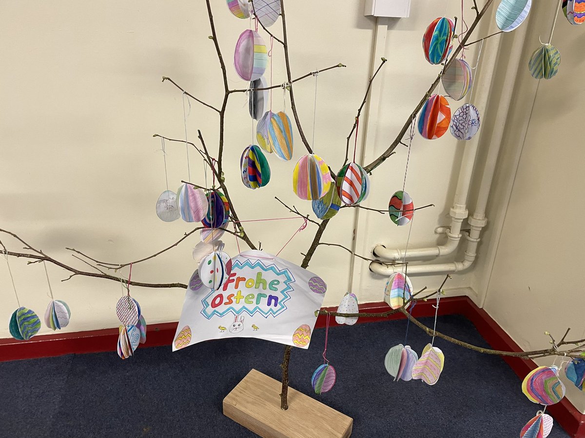 Frohe Ostern 🐣 a great job from KS3 to create our own Osterstrauss! <a href="/IceniAcademy/">Iceni Secondary Academy</a>