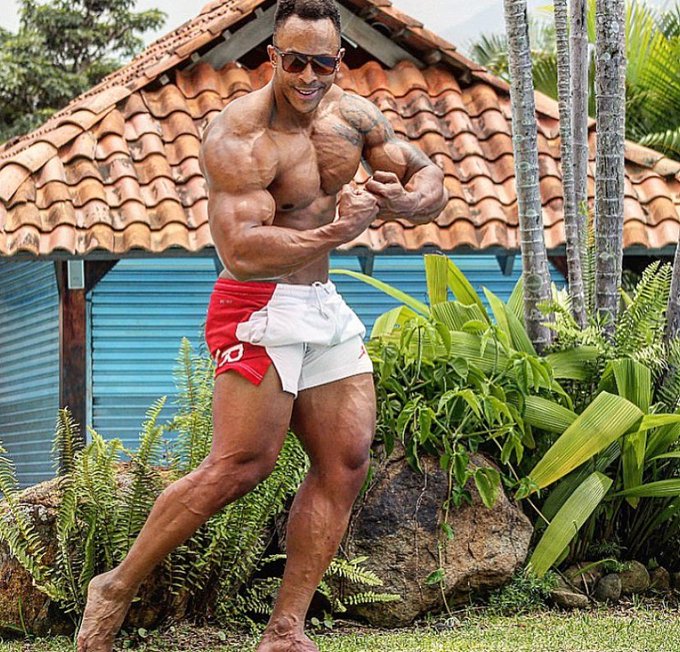 Its Friday! #Flex #FridayFeeling #camguy #jockmen https://t.co/vrLOf2Hedp