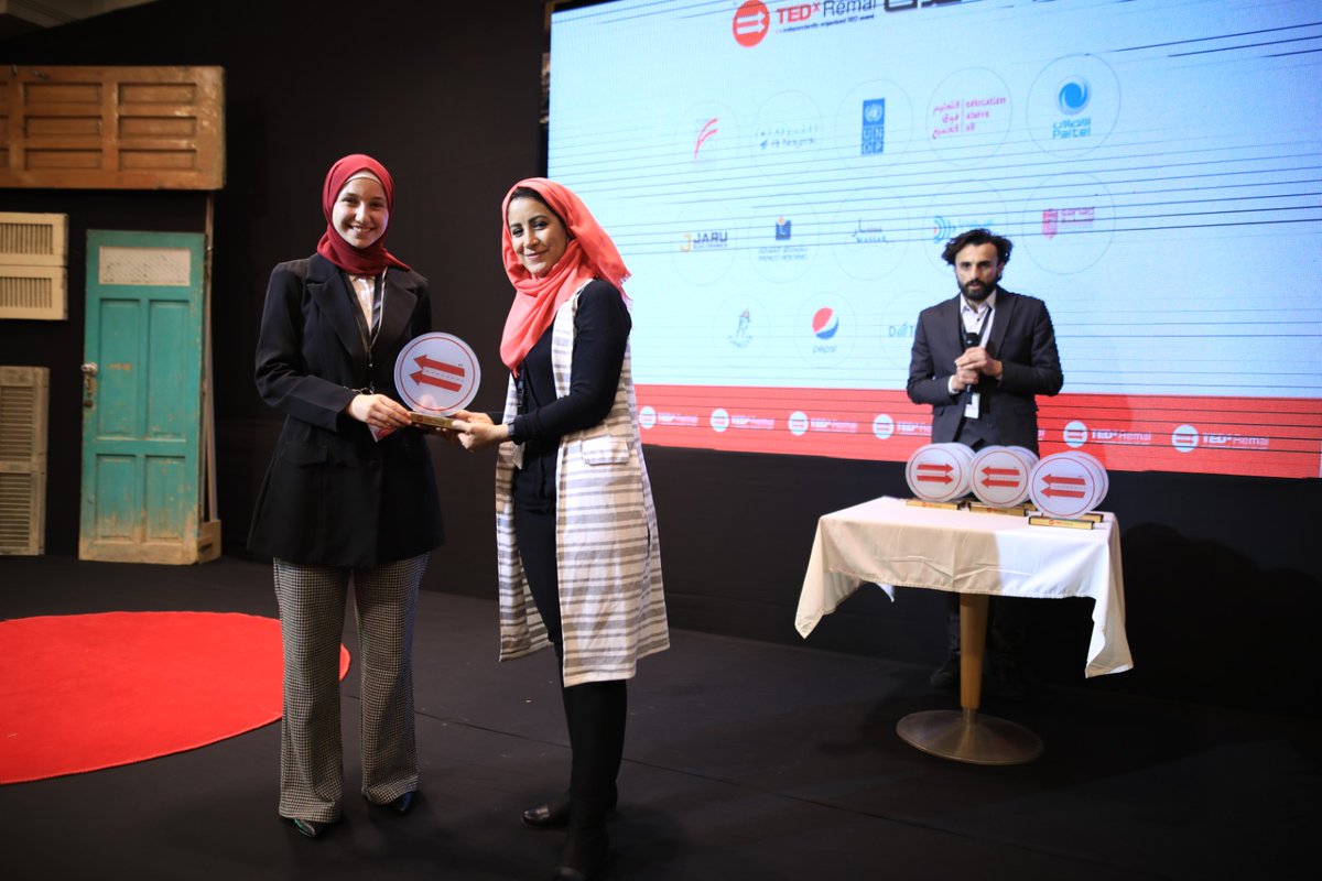 TEDxRemal's tweet photo. شكر وتكريم لممثلة مؤسسة النيزك الأستاذة ميرا أبو الهنود على دعمهم لحدث TEDxRemal.🎯

مؤسسة النيزك هي مؤسسة علمية فلسطينية وغير ربحية وغير فئوية مختصة في التعليم والإرشاد والبحث في مجالات العلوم والتكنولوجيا والهندسة وغيرها✨

#TEDxRemal
#PaintingPaths https://t.co/KuzrxgZMLg