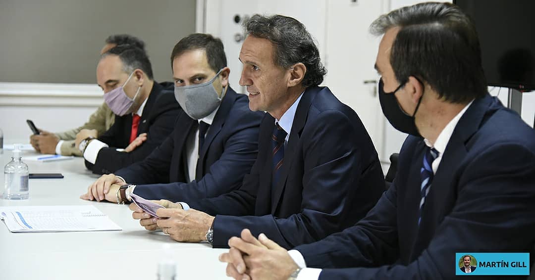 martinrgill's tweet photo. Con el ministro @gkatopodis y el senador @martindonate, mantuvimos una reunion de trabajo con intendentes de #RíoNegro. 

Evaluamos las obras que estamos ejecutando en las ciudades del Sur del país y los nuevos proyectos que pondremos en marcha en la #ReconstrucciónArgentina. https://t.co/K0fhHcUQ7f