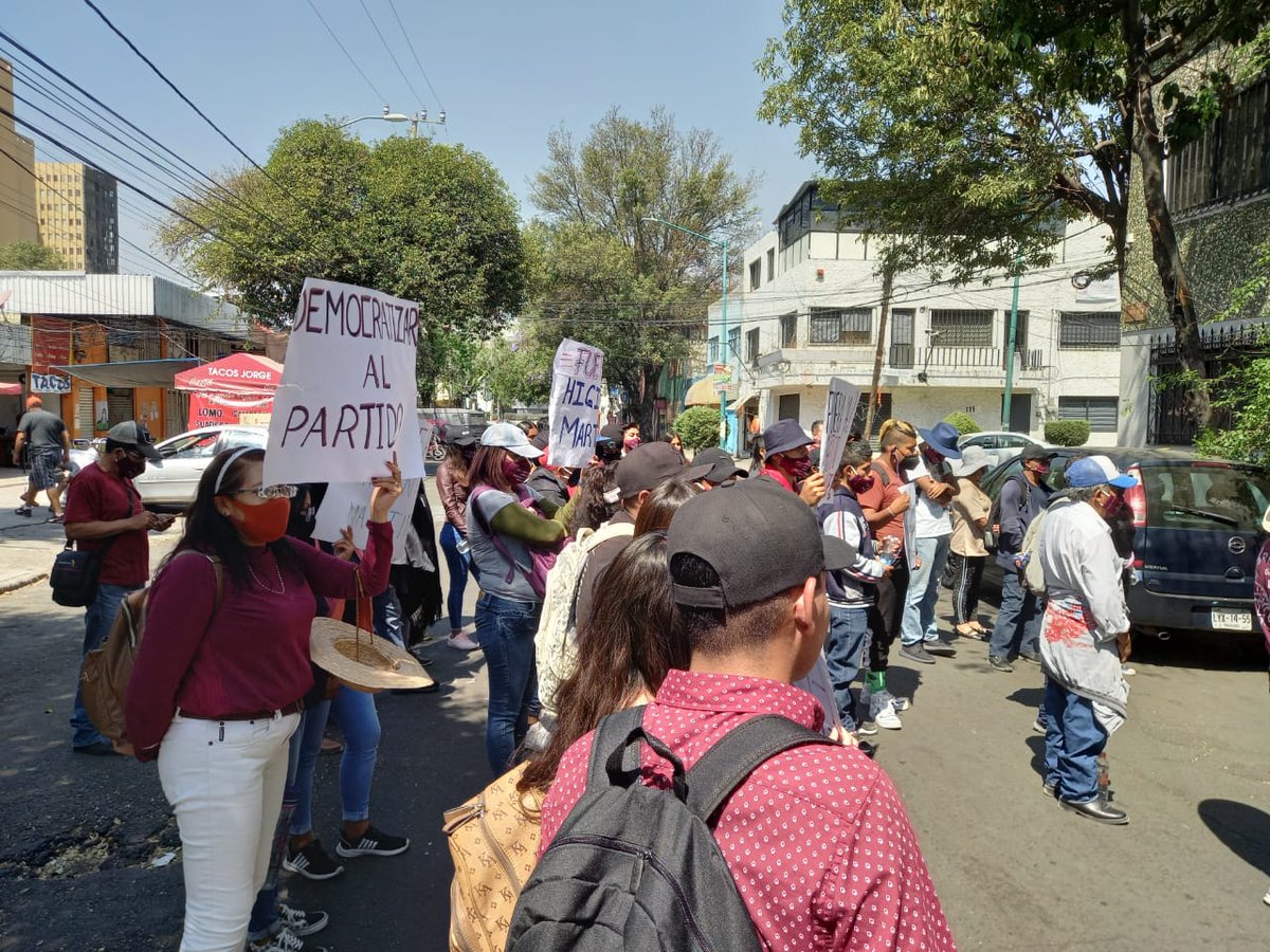 MariselaPalac19's tweet photo. EL PUEBLO UNIDO JAMAS SERÁ VENCIDO!! en #ecatepec el pueblo decide #NoAlDedazoDeMarioDelgado
Nos seguiremos movilizando hasta que se vea el cambio @mario_delgado @RogelioPals @MONSE_24 @ivanpippo277  @irebeld88  @LuzAguilarCast2  @ConsepcionLucio  @DeniseMaerker @ExpansionMx https://t.co/nfeCIf5Z9y