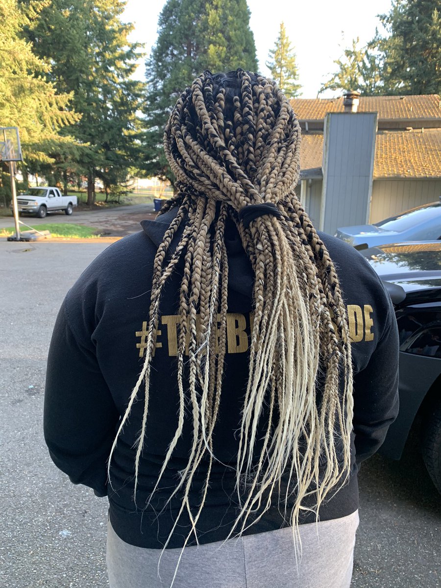 lovixlilixth's tweet photo. Hair took eight hours but it was worth it. Slowly regaining my confidence😍🤪💓 #braidedUp https://t.co/zRPMXfT3Ow