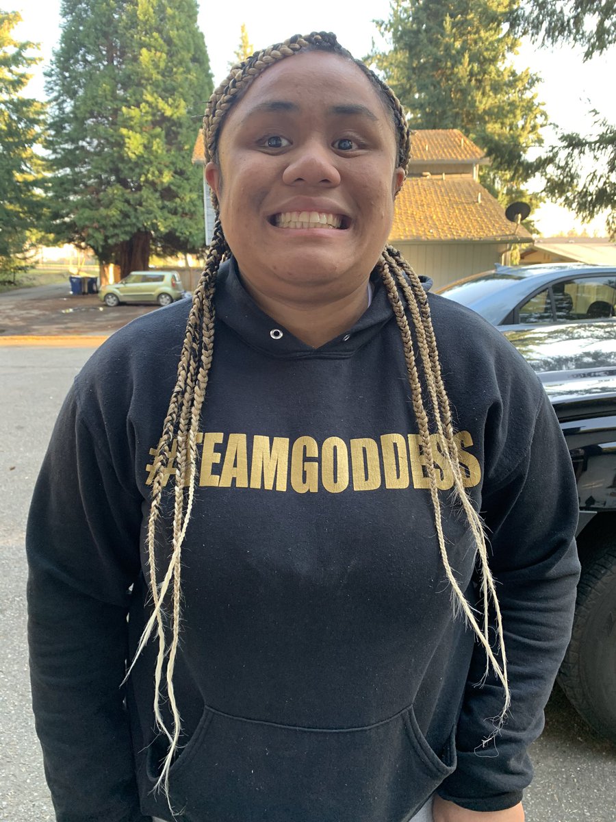 lovixlilixth's tweet photo. Hair took eight hours but it was worth it. Slowly regaining my confidence😍🤪💓 #braidedUp https://t.co/zRPMXfT3Ow