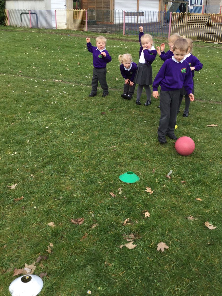 GarswoodNursery's tweet photo. We’ve had a very busy ‘fitness fortnight’ @GarswoodPrimary #fitness #PhysicalExcercise #Obstacles #balancing #throwing #kicking #weaving #dancing 3/3 https://t.co/sQOYXgjeLt