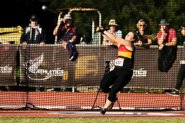_TheSportsWire's tweet photo. 🏅

New Zealand's Julia Ratcliffe sets a new Oceania hammer throw record with 73.55m in Hastings 

#Athletics | #HammerThrow | #Women https://t.co/Sscu6MWze3