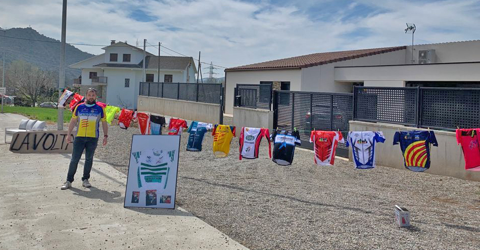 VoltaCatalunya's tweet photo. 📍 Etapa 5 /Stage 5

😍 Ens sentim molt estimats. Moltes gràcies!
😍 We feel loved. Thank you!

#VoltaCatalunya100 https://t.co/6DGHnRVRj5