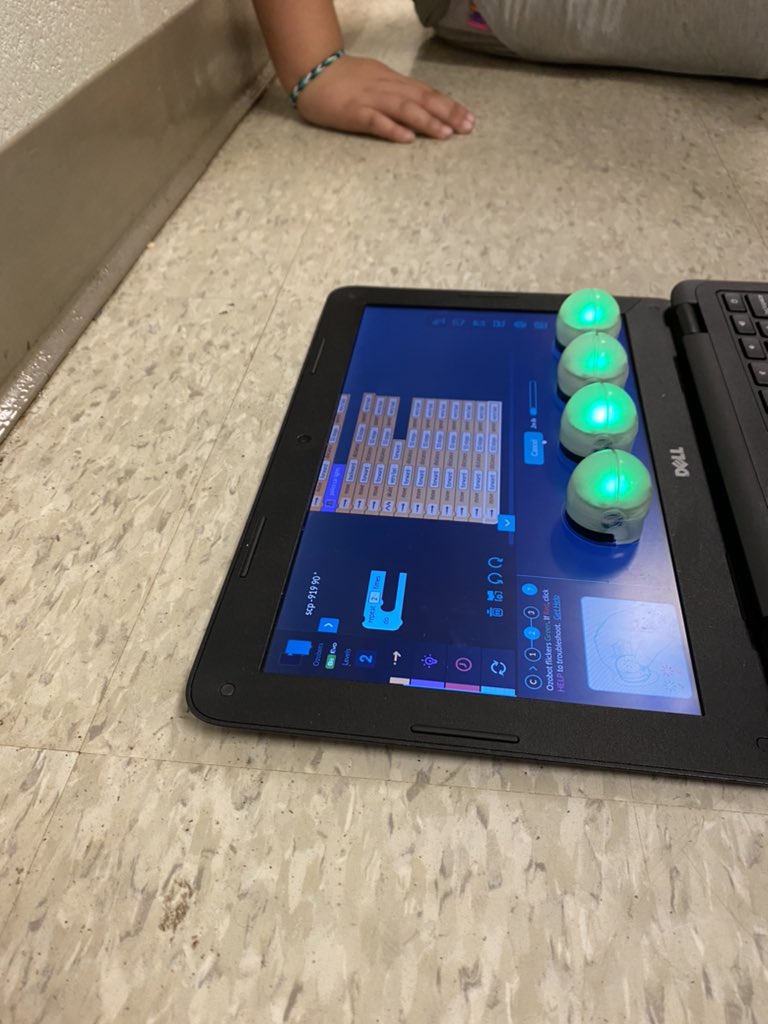 MrsBouldinSTEM's tweet photo. @Ozobot teamwork makes the dream work and makes learning conditionals and logic a lot of fun. #iTeachCS #SCSTEMmonth #iTeachSTEM #ElementaryRobotics https://t.co/hx9aE43uh5