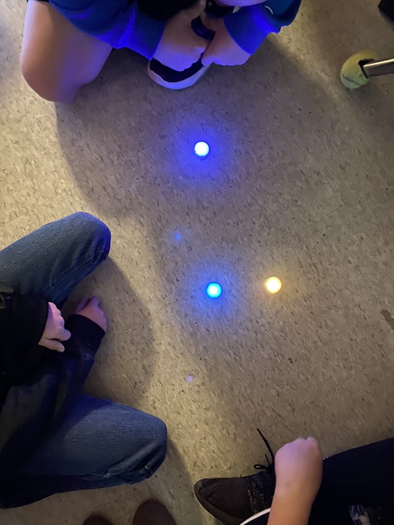 MrsBouldinSTEM's tweet photo. @Ozobot teamwork makes the dream work and makes learning conditionals and logic a lot of fun. #iTeachCS #SCSTEMmonth #iTeachSTEM #ElementaryRobotics https://t.co/hx9aE43uh5