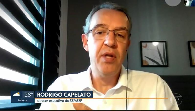 ConvergenciaCom's tweet photo. Em entrevista ao telejornal da Globo, SP1, o diretor executivo do Semesp, Rodrigo Capelato, questionou a antecipação de feriados para conter a pandemia da Covid-19, já que as Instituições de Ensino Superior Privadas continuam ministrando aulas remotas. https://t.co/ZpIrIUPFFY https://t.co/F4Y7Izx3WS
