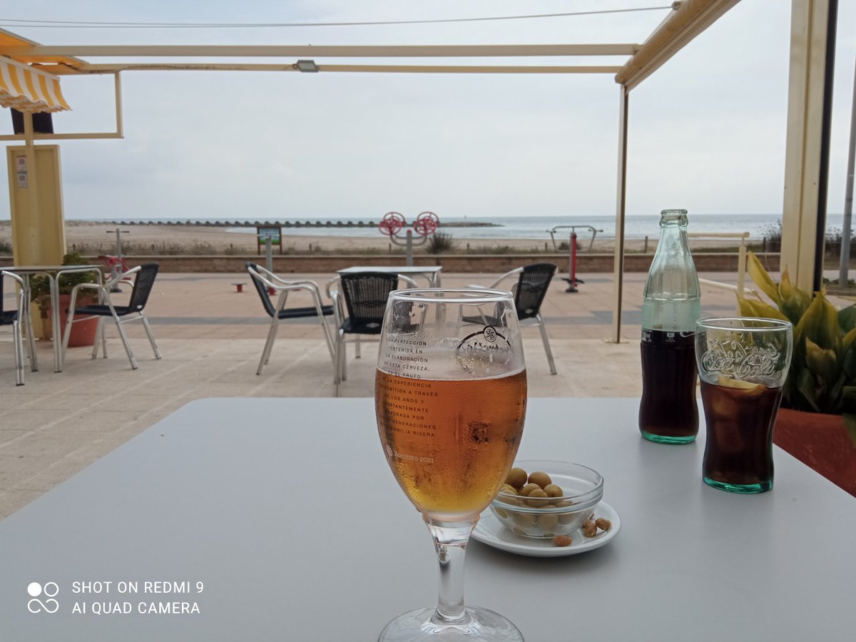 EscarreMontse's tweet photo. Ara mateix està passant 🤭
#mitjavida https://t.co/c2ED0wAKRh