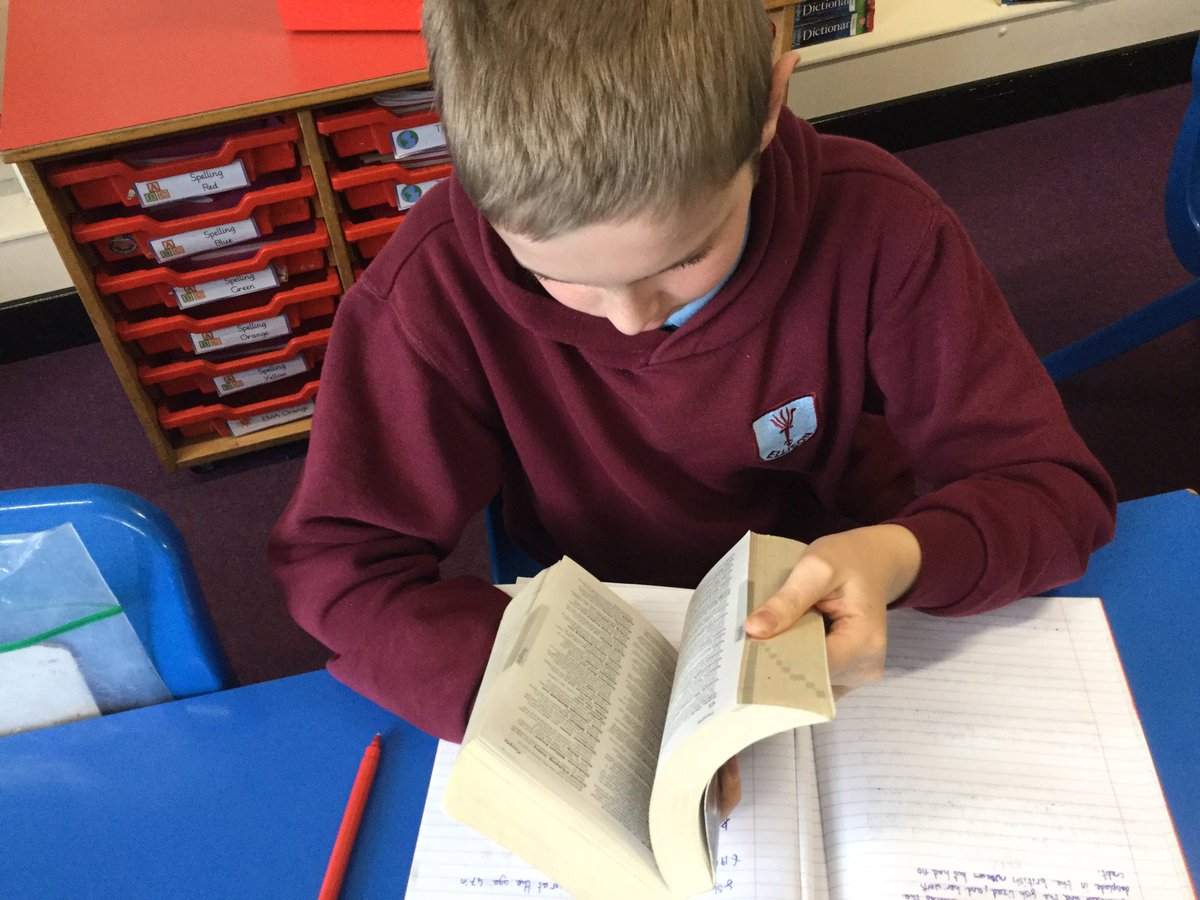 EllisonPrimary's tweet image. Year 6 have enjoyed learning all about Mary Anning. Today, they published their biographies, thinking carefully about the audience and how they can engage the reader with all of their information. Well done Year 6. #EllisonEnglish #Ellisonscience