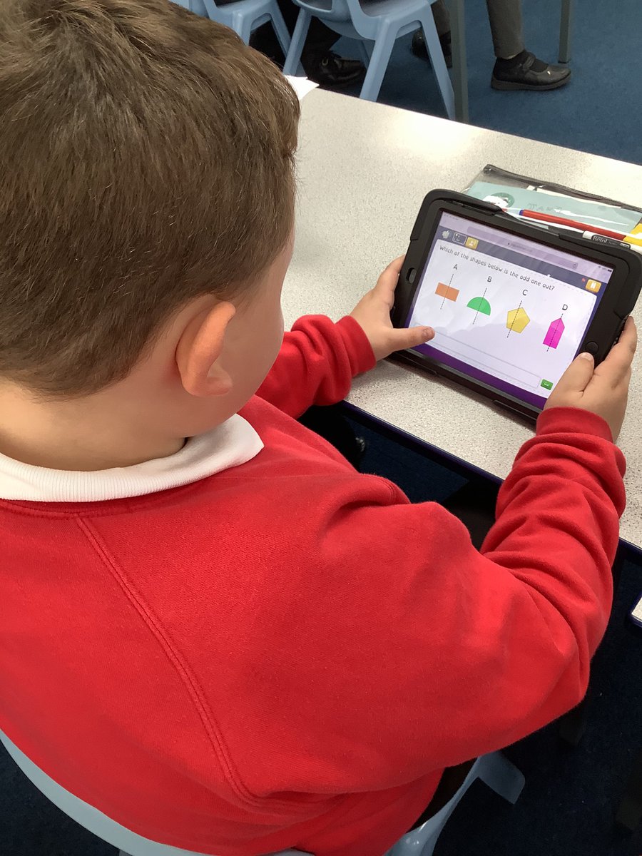All_Saints_Sch_'s tweet photo. Year 4 have enjoyed using Maths Shed this morning! They have been identifying lines of symmetry and patterns 👏🏽 #MathsShed https://t.co/wtKZdXDtdb