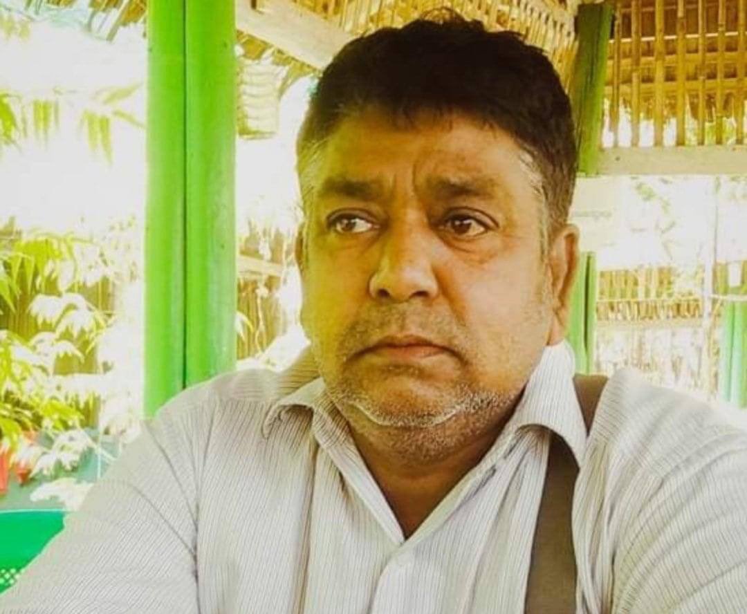 Sthant_XX's tweet photo. Journalist, Tin Shwe(MinBu) from #MagwayPost got forcefully abducted on Mar 26 morning by Junta's terrorist force. He was charged with 505(A) and was currently sent to Magway prison.
INTERNET DARK ERA
#Mar26Coup
#WhatsHappeningInMyanmar
#JournalismIsNotACrime https://t.co/d8lKQTt7nI