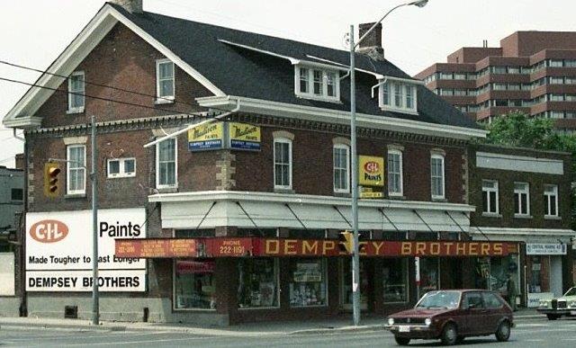 heritagetoronto's tweet photo. This rainy #PlaqueFriday, we're thinking about #weekenderrands &amp; thinking back to the local #generalstore, like Dempsey Brothers Store, once a community landmark &amp; stopping point on Yonge St that sold food, farm equipment &amp; hardware. #alwaysreadtheplaque: https://t.co/0oxg3ISk5n https://t.co/AjRuuyjqv7