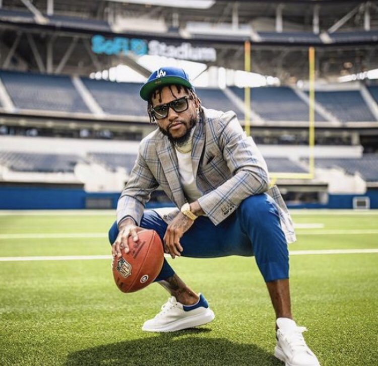 Protrending's tweet photo. Checkout @DeSeanJackson10 back in his hometown making it official today signing his @RamsNFL contract 🐏🏈 @SoFiStadium #ProTrending #StyleLikeAPro #NFLFits #RamsNation https://t.co/niYKgL0lDP