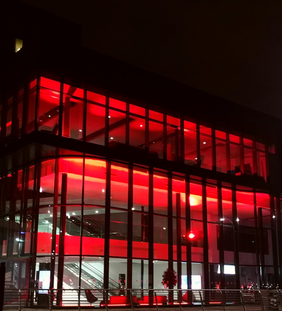 Light It In Red tweet media