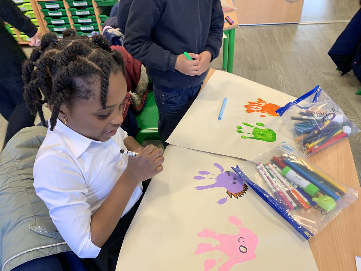 MrsErikaStfr's tweet photo. This week we learnt about the feeling of ‘worry’ 😩 First, we read #TheWorrysaurus by #rachelbright. Then we spoke about our worries with a partner and then used paint 🎨 and markers to make our very own Worrysaurus in the shape of our hand! What do you think? #stfrancisps https://t.co/gvjy7hnPdY