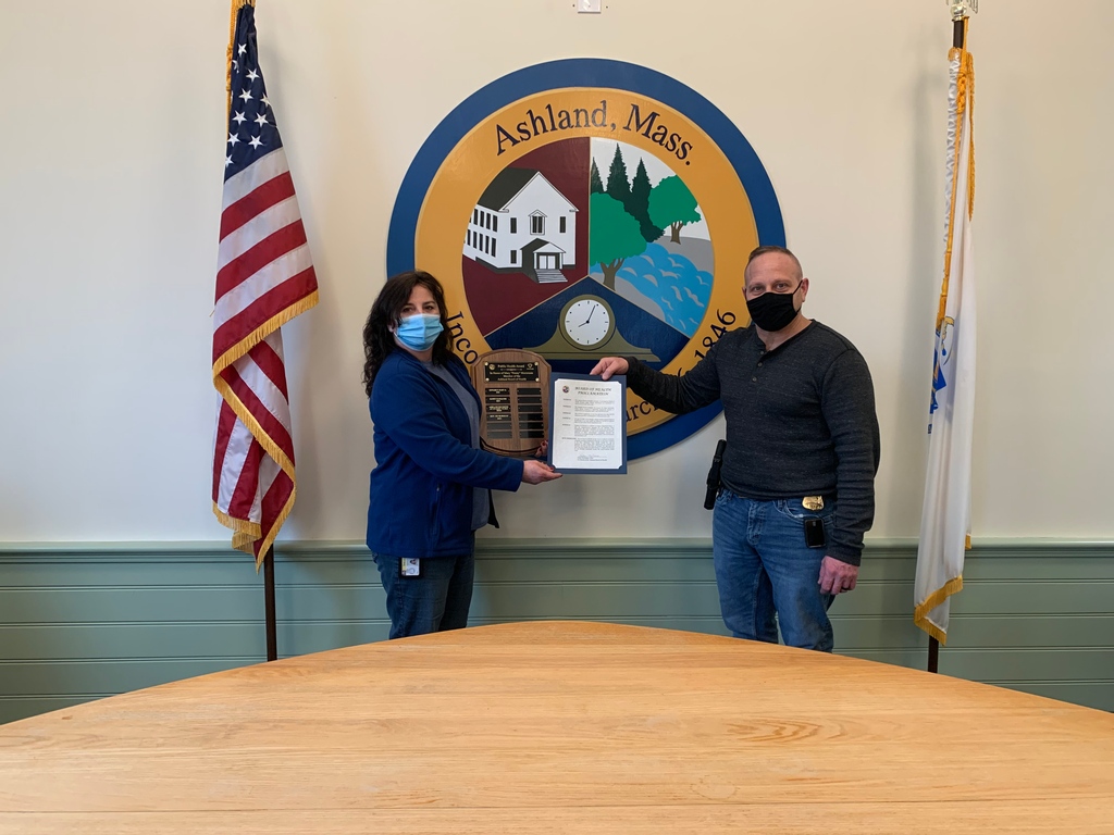 Congratulations Sgt. Burman!

The Board of Health recognized Sergeant Ed Burman on March 16th as the recipient of the annual Mary Mortensen Recognition Award for 2021.

Learn More conta.cc/3f8Cy1G